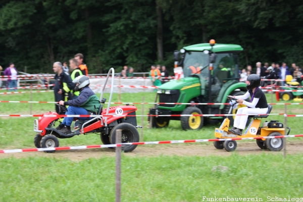 2011-06-11 Rasenmäher-Racing Teil 3 - Rennen der Serienklasse 47