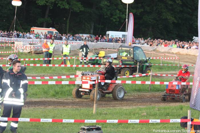 2012-05-26 Rasenmäher-Racing Teil 6 - Rennen der Renntraktoren 73